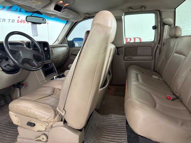 Used 2005 Chevrolet Silverado 2500 LS w/ Heavy-Duty Power Package AWD/4WD image 14
