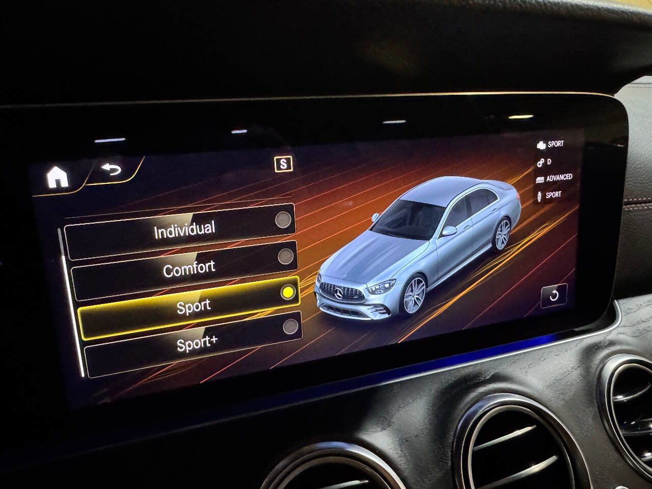 Used 2022 Mercedes-Benz E 53 AMG 4MATIC Sedan image 32