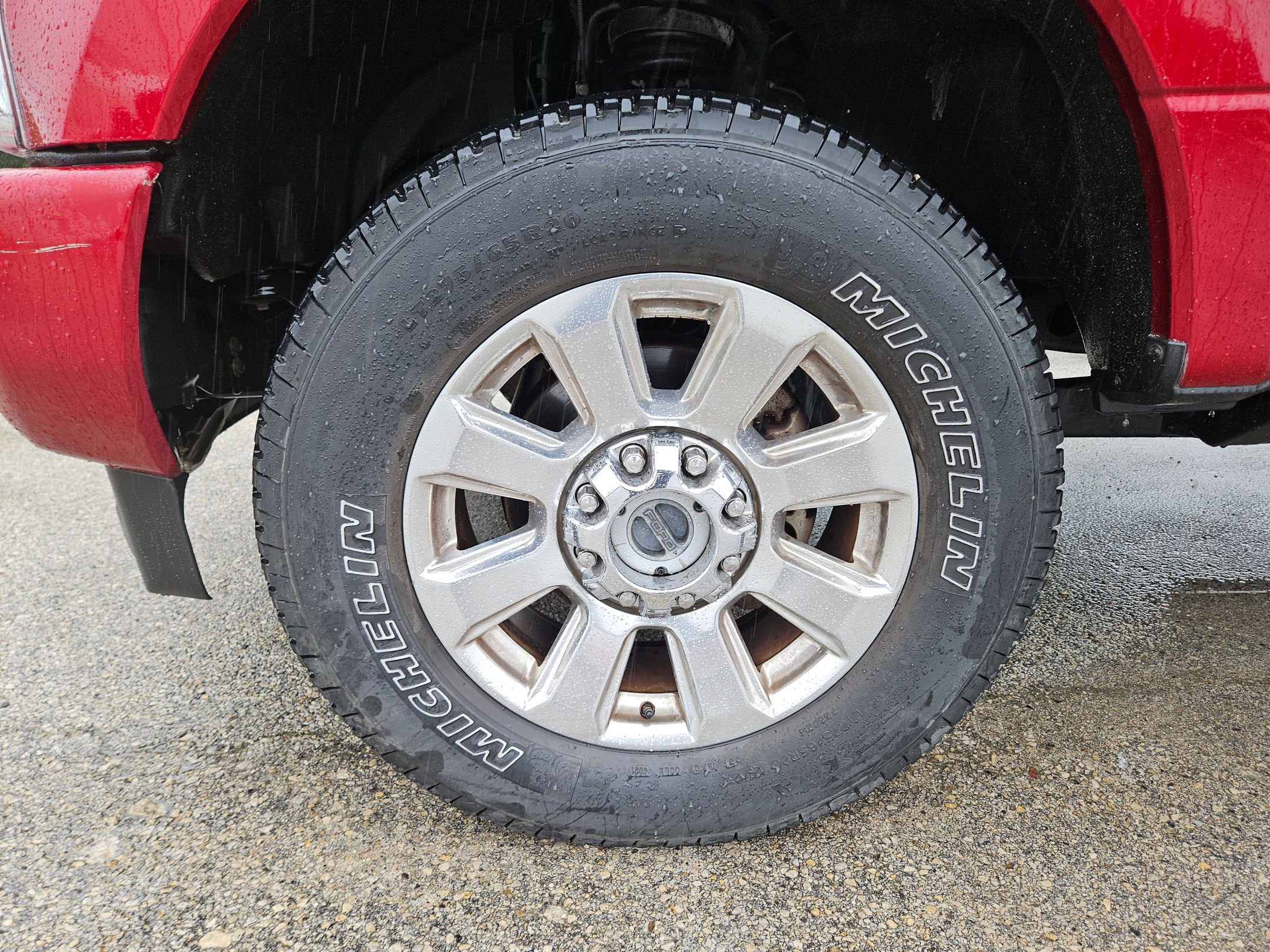 Used 2019 Ford F250 Platinum w/ FX4 Off-Road Package AWD/4WD image 31
