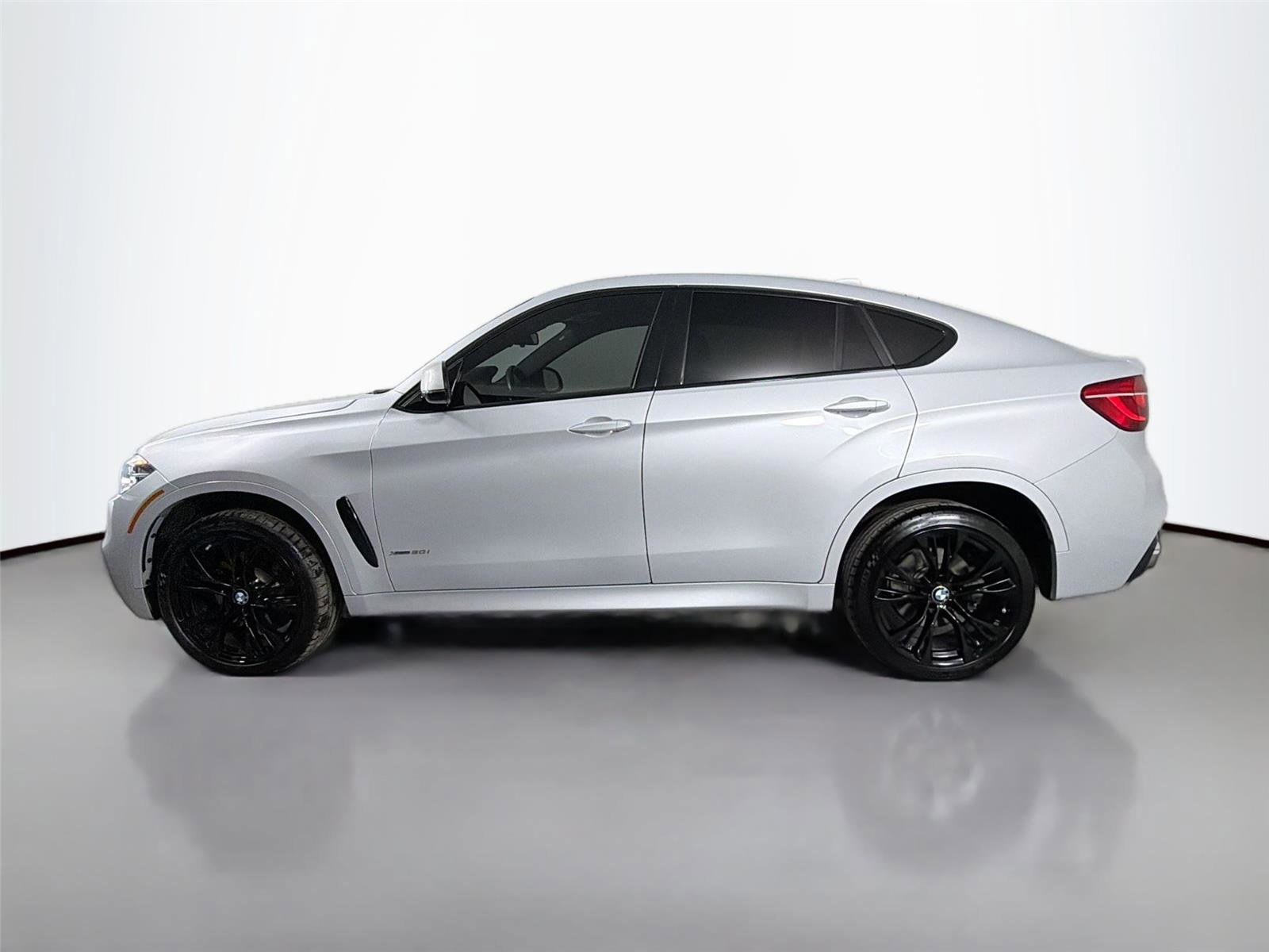 Used 2017 BMW X6 xDrive50i w/ M Sport Package AWD/4WD image 8