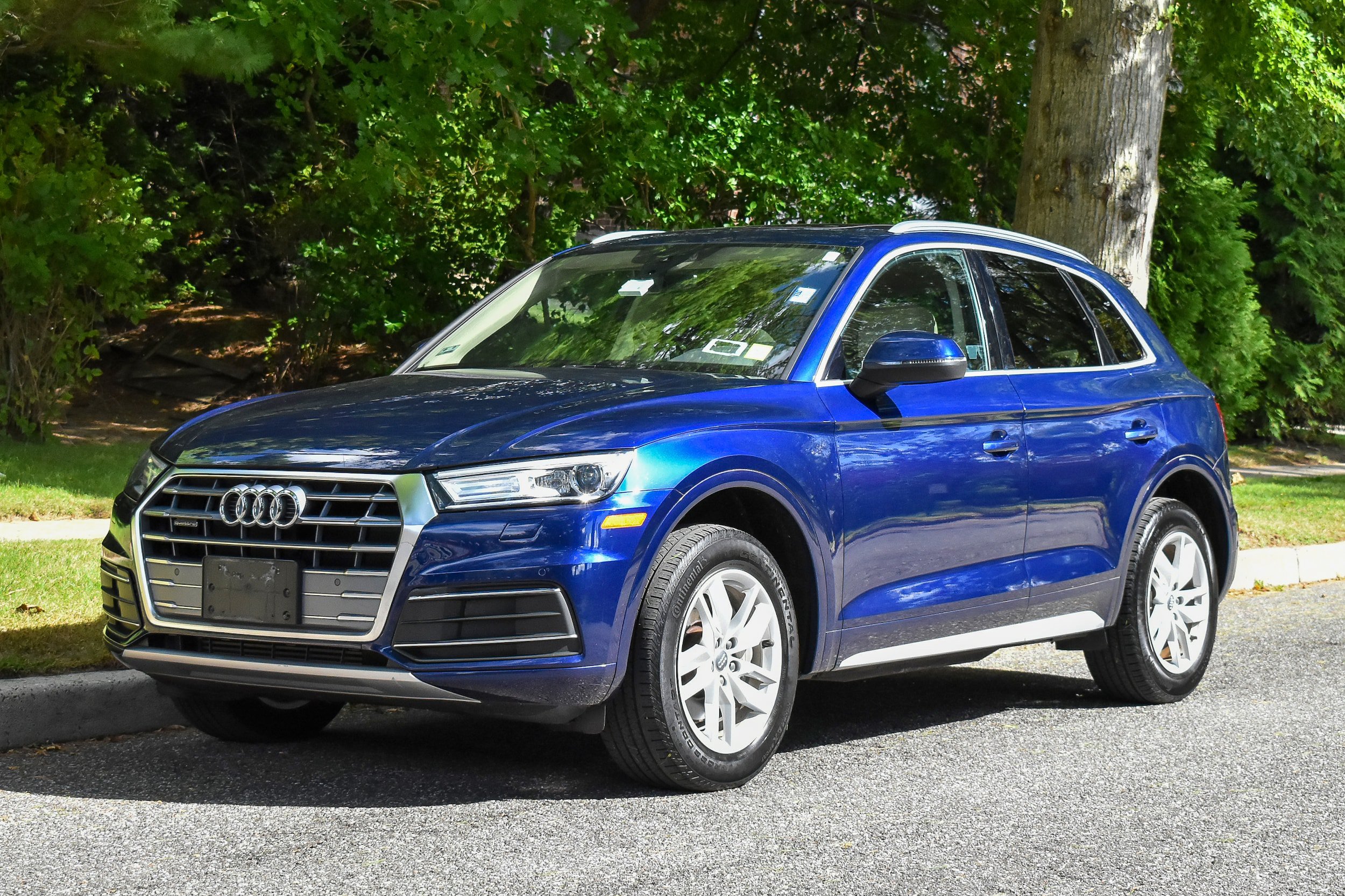 Used 2020 Audi Q5 2.0T Premium w/ Convenience Package AWD/4WD image 2