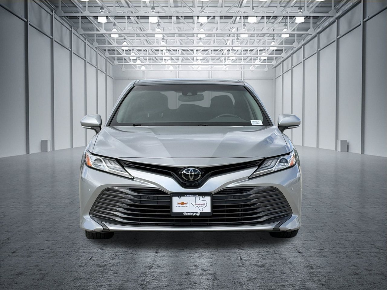 Used 2018 Toyota Camry XLE FWD image 8
