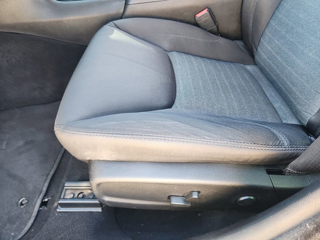 Used 2022 Chrysler 300 Touring w/ Sport Appearance Package image 28