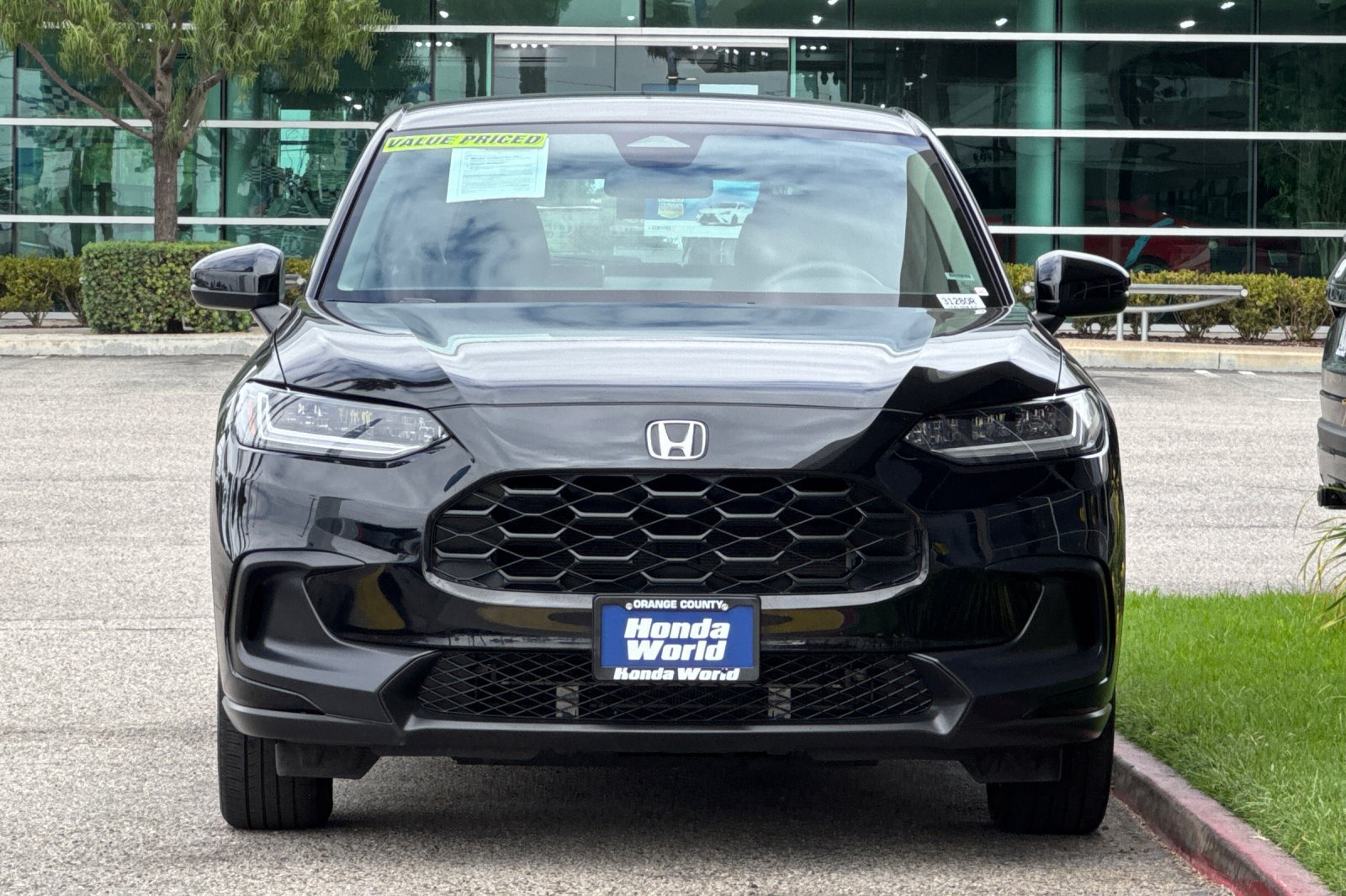 Certified 2025 Honda HR-V LX image 9