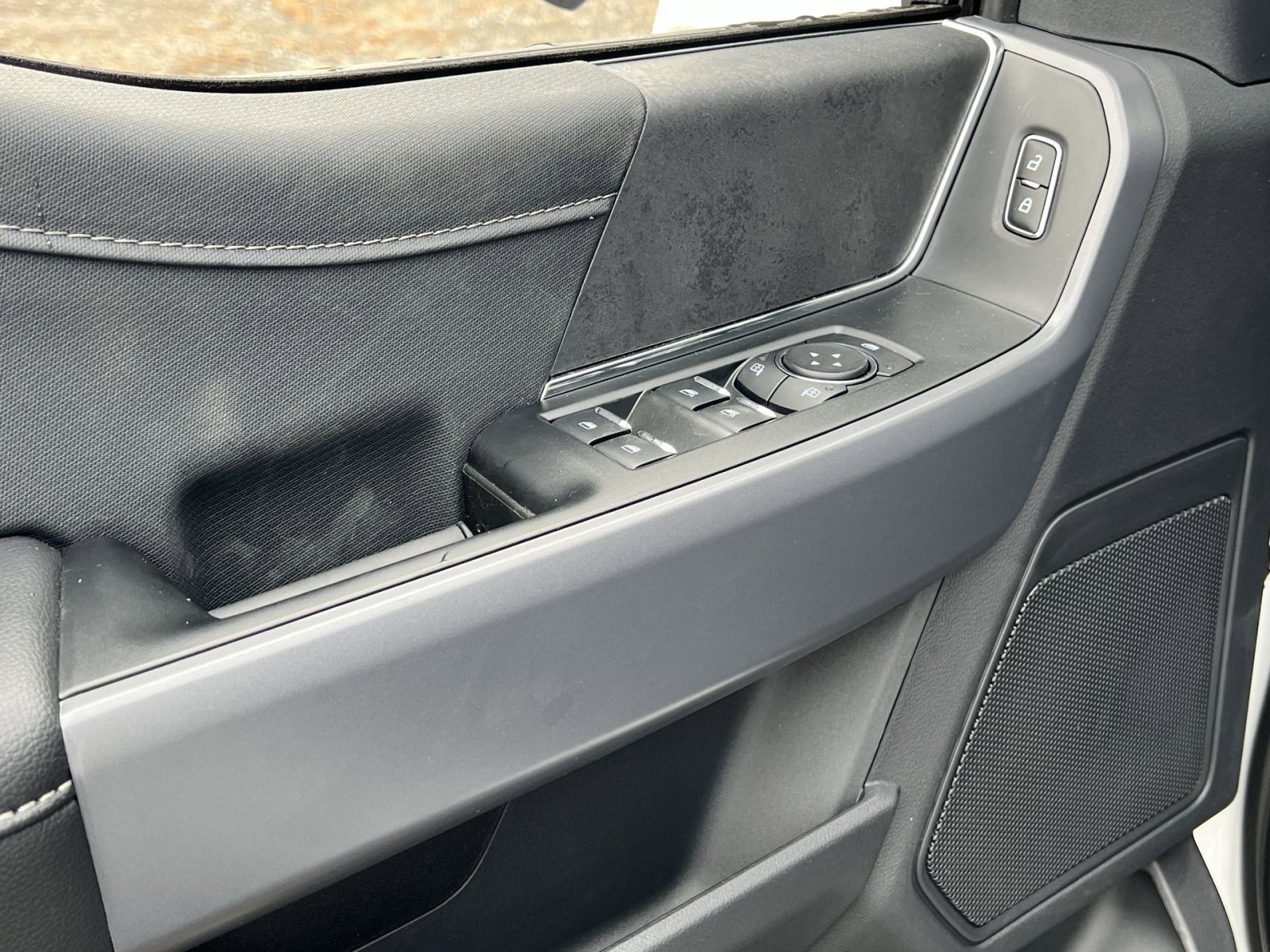 New 2025 Ford F150 XLT w/ Equipment Group 302A MID image 15