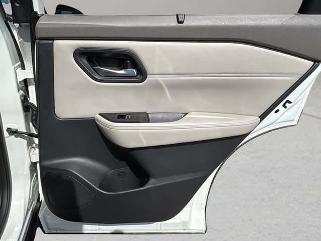Used 2023 Nissan Rogue SL w/ SL Premium Package FWD image 11