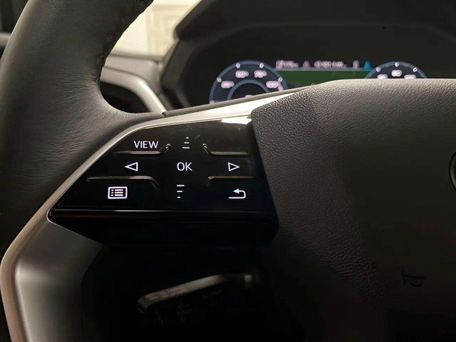 Used 2024 Audi Q4 e-tron Prestige image 37