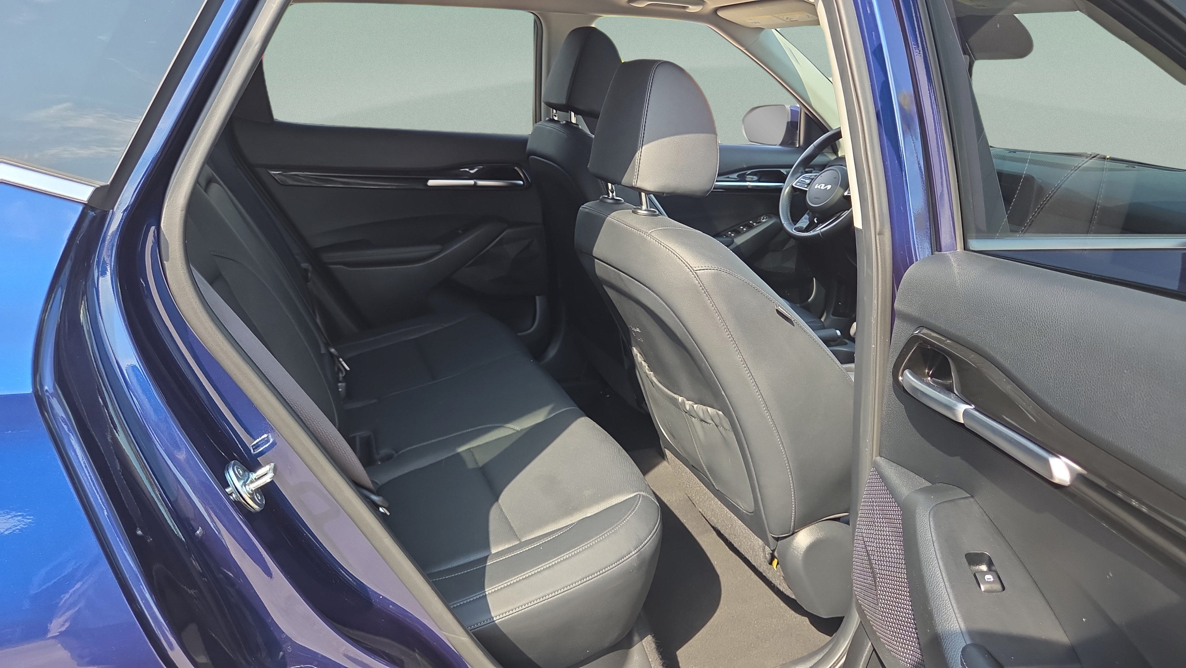 Used 2025 Kia Seltos EX w/ EX Sunroof Package FWD image 15