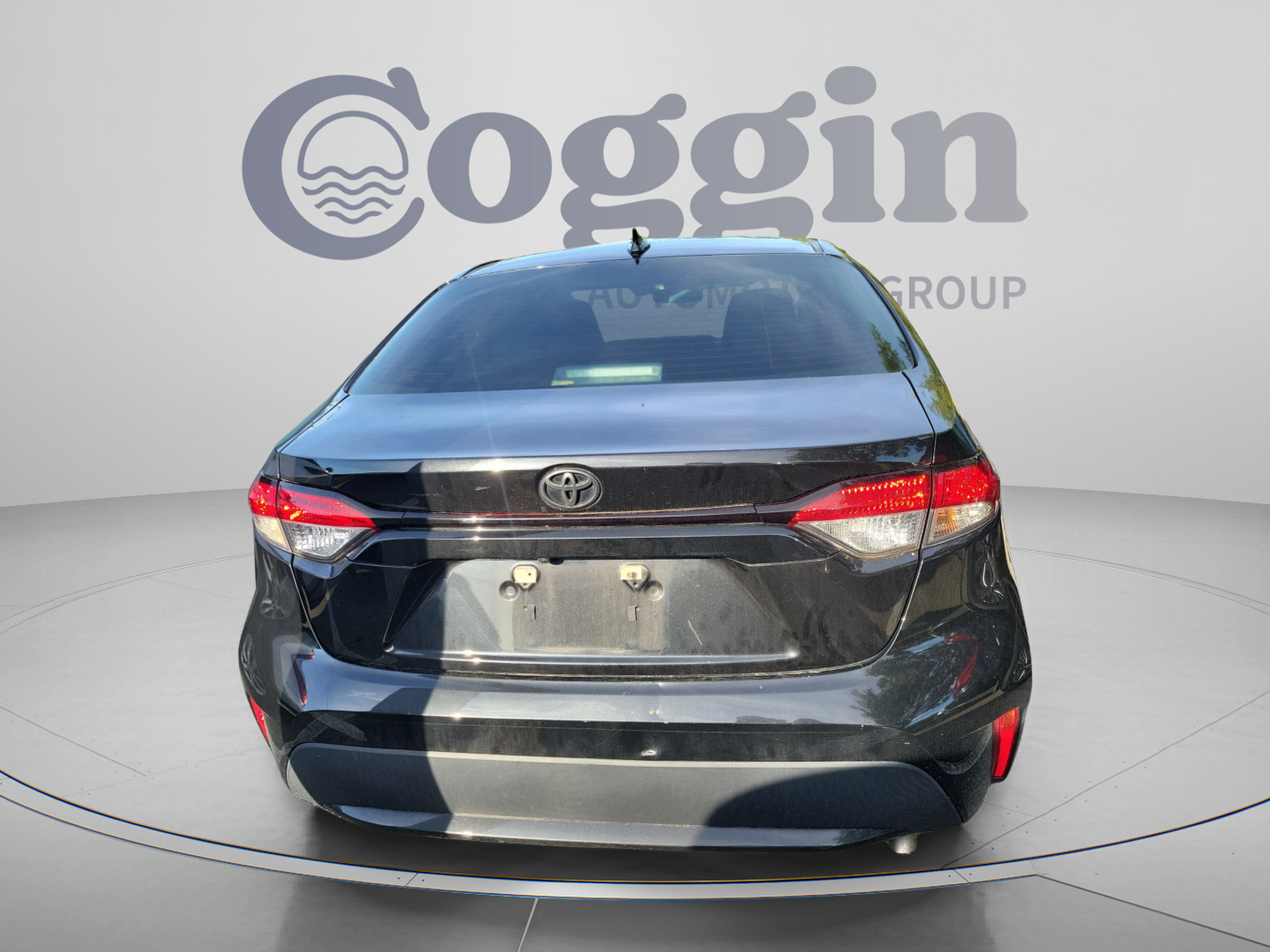 Used 2021 Toyota Corolla LE FWD image 5