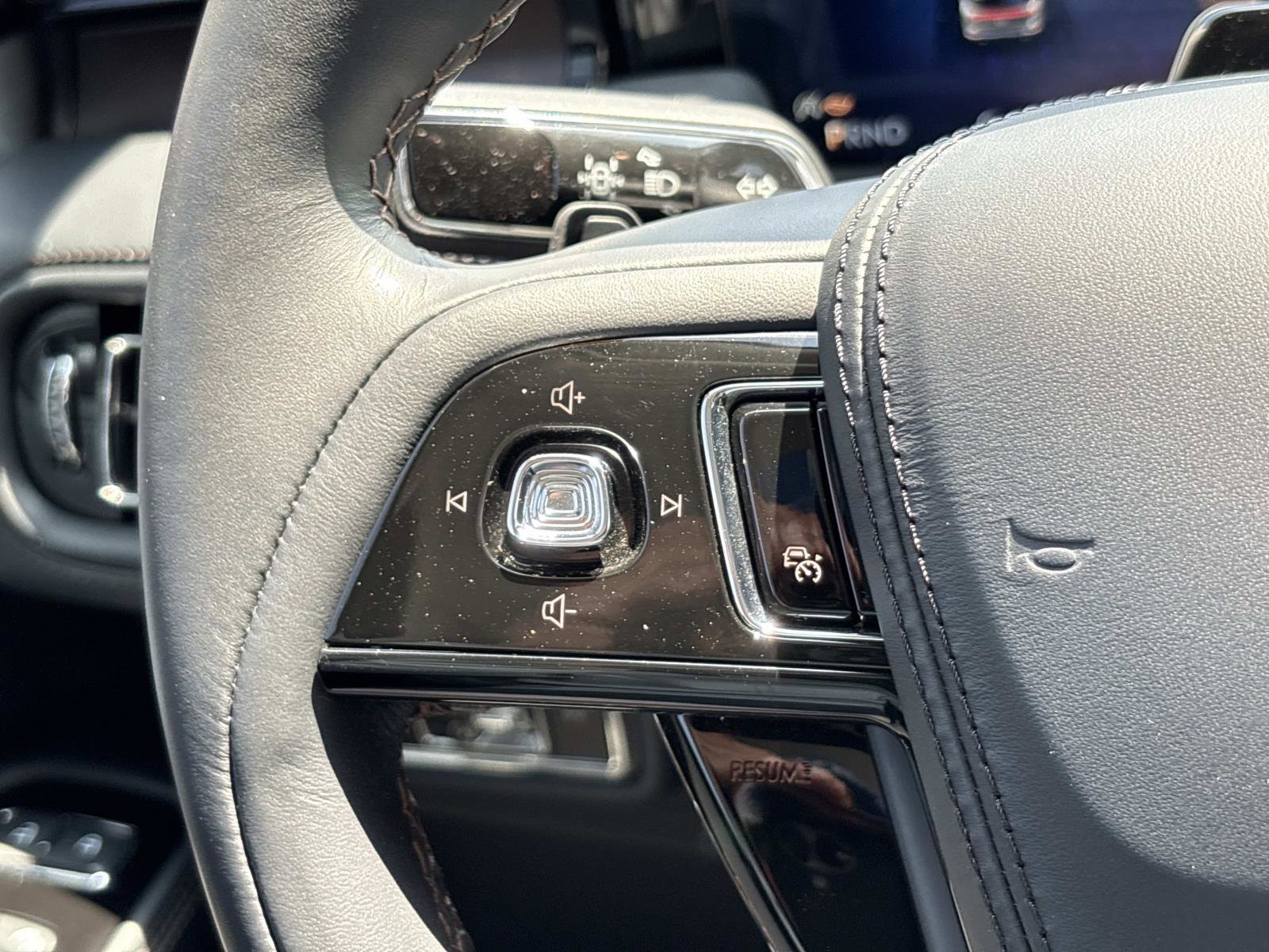 Used 2025 Lincoln Aviator Reserve w/ Equipment Group 201A AWD/4WD image 19