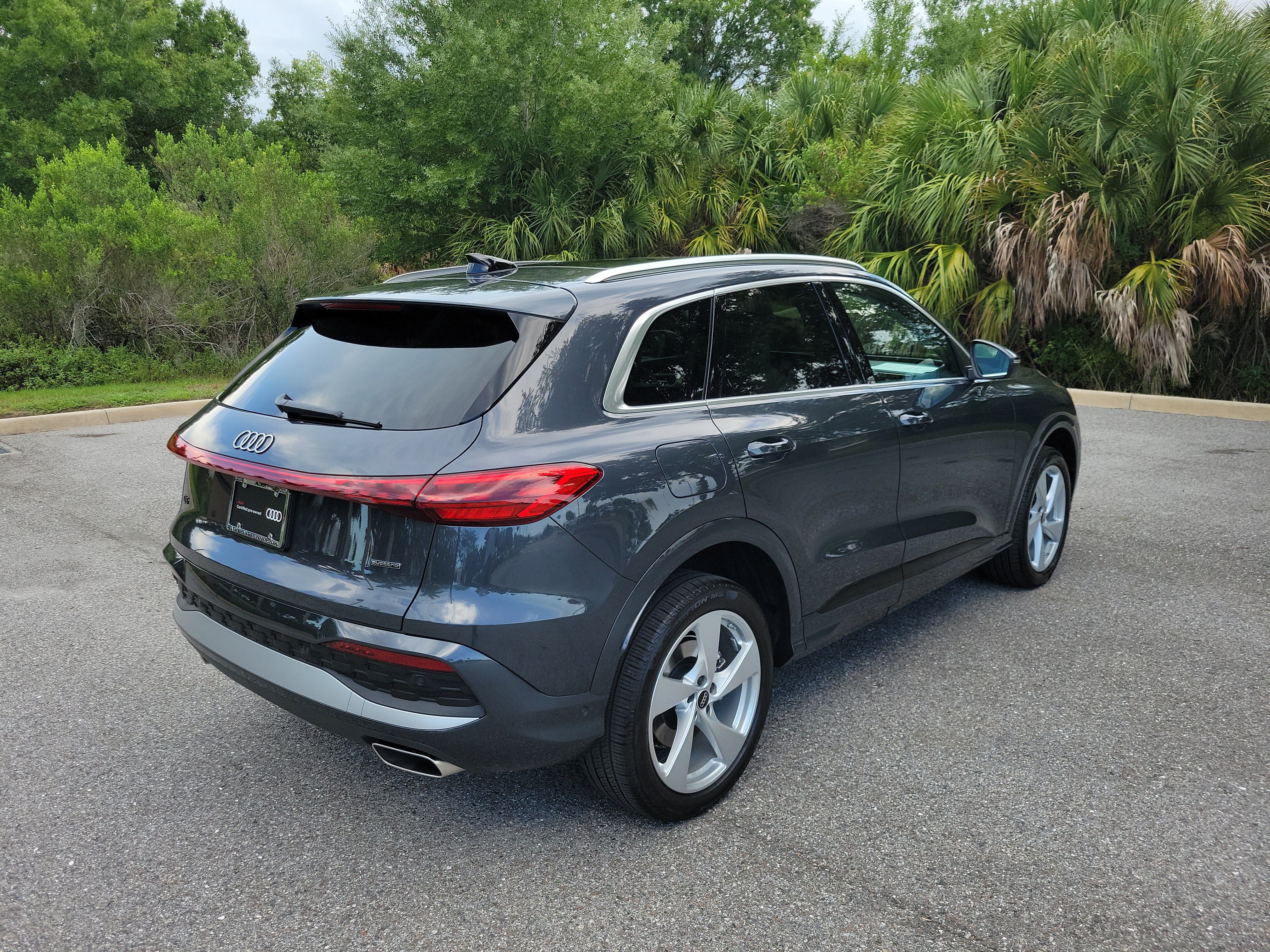 Used 2025 Audi Q5 Premium Plus w/ Premium Plus AWD/4WD image 4
