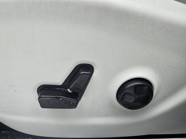 Used 2019 Jeep Cherokee Limited image 17