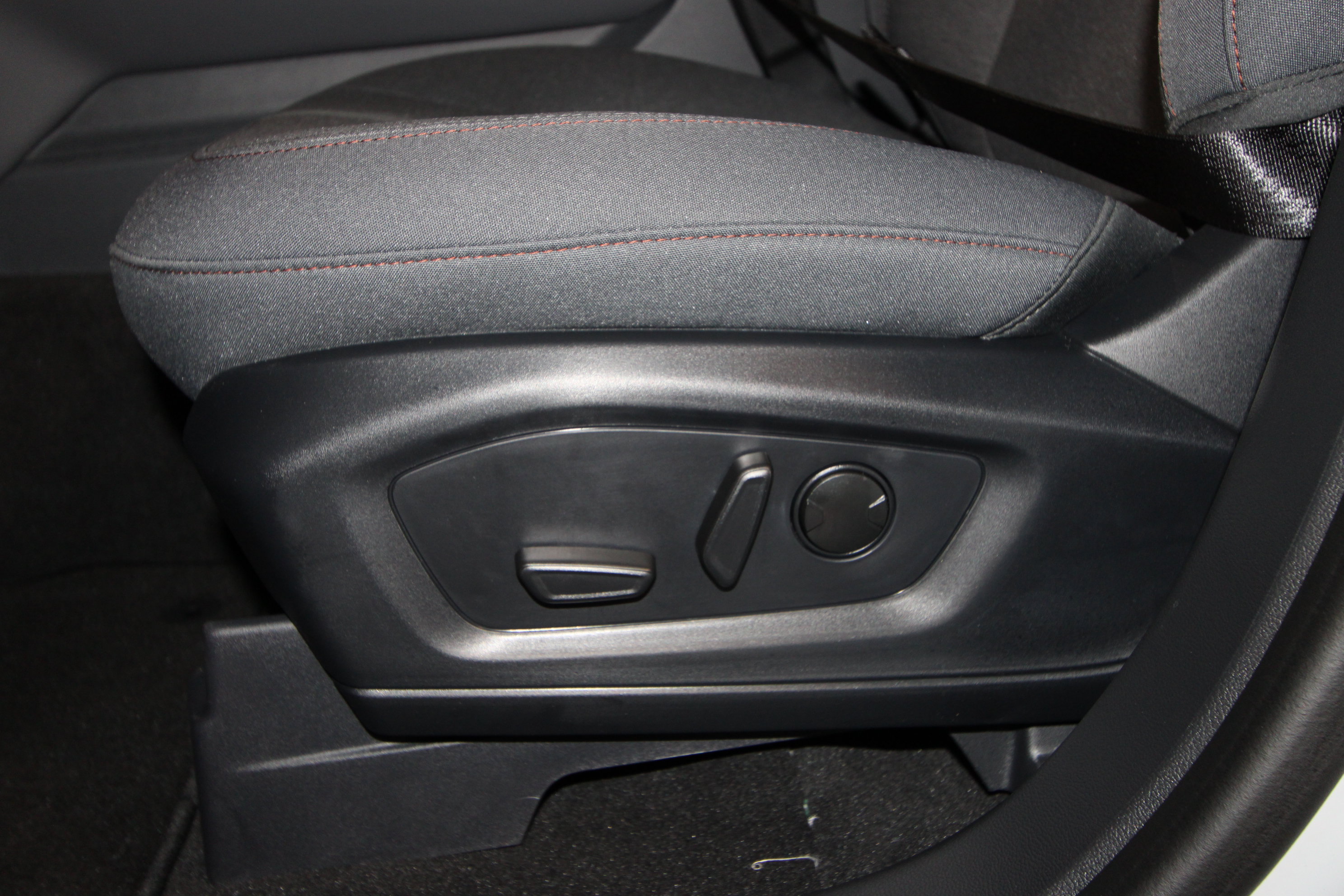 New 2027 Ford Explorer Active AWD/4WD image 6