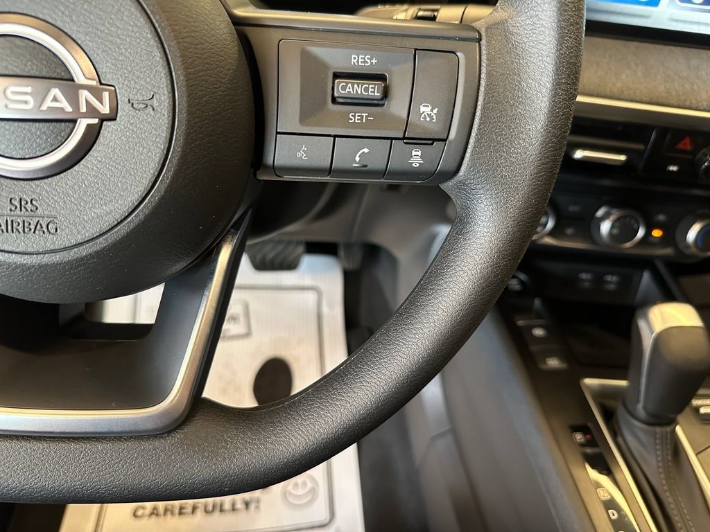 Used 2025 Nissan Kicks SV FWD image 12
