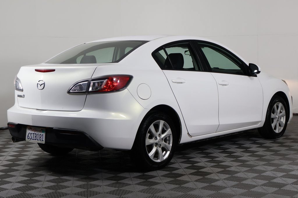 Used 2011 MAZDA MAZDA3 i Touring FWD image 4