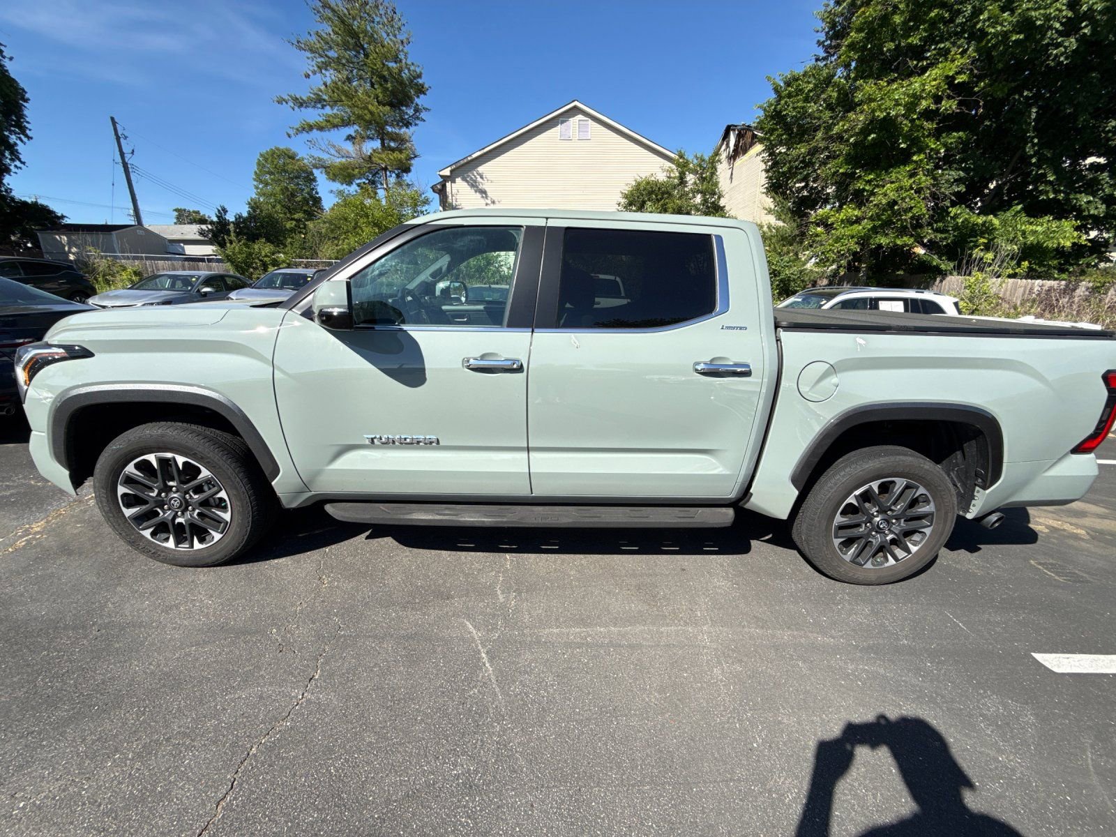 Used 2025 Toyota Tundra Limited AWD/4WD image 3