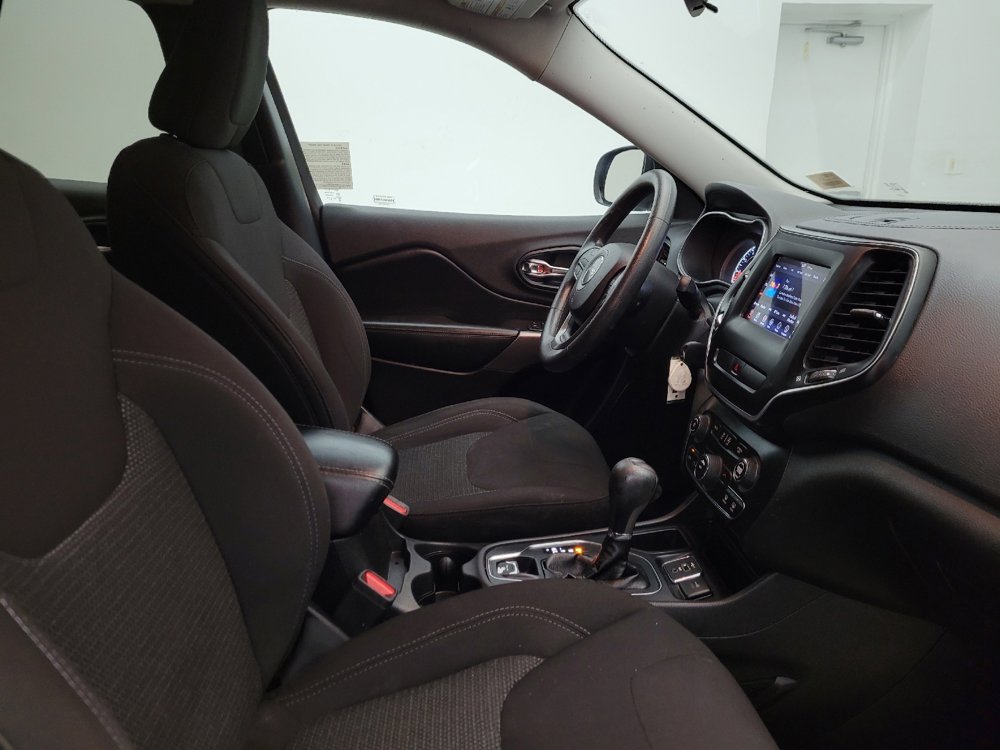 Used 2019 Jeep Cherokee Latitude w/ Popular Appearance Group image 21