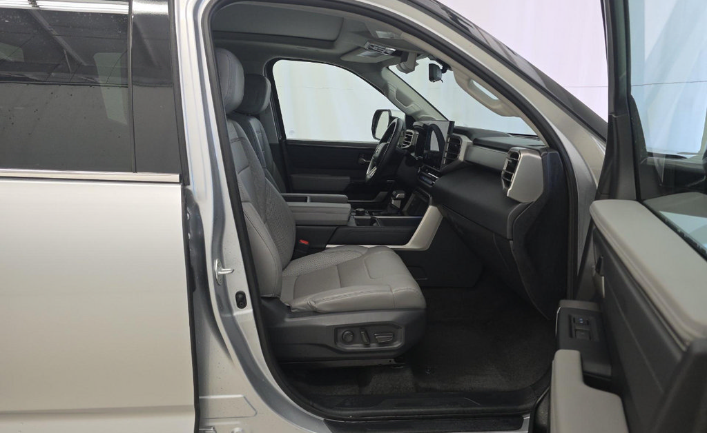 Used 2023 Toyota Tundra Limited AWD/4WD image 12