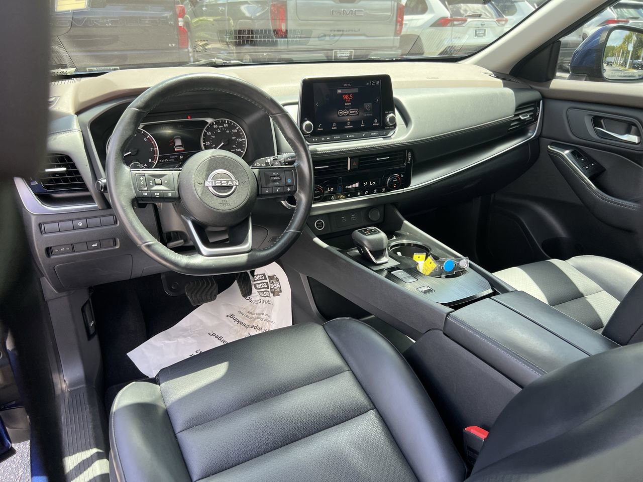 Used 2022 Nissan Rogue SV w/ SV Premium Package FWD image 30