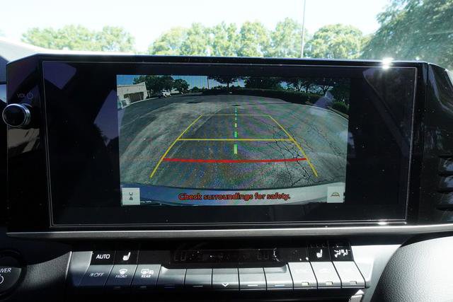 Used 2025 Toyota Camry XSE FWD image 17