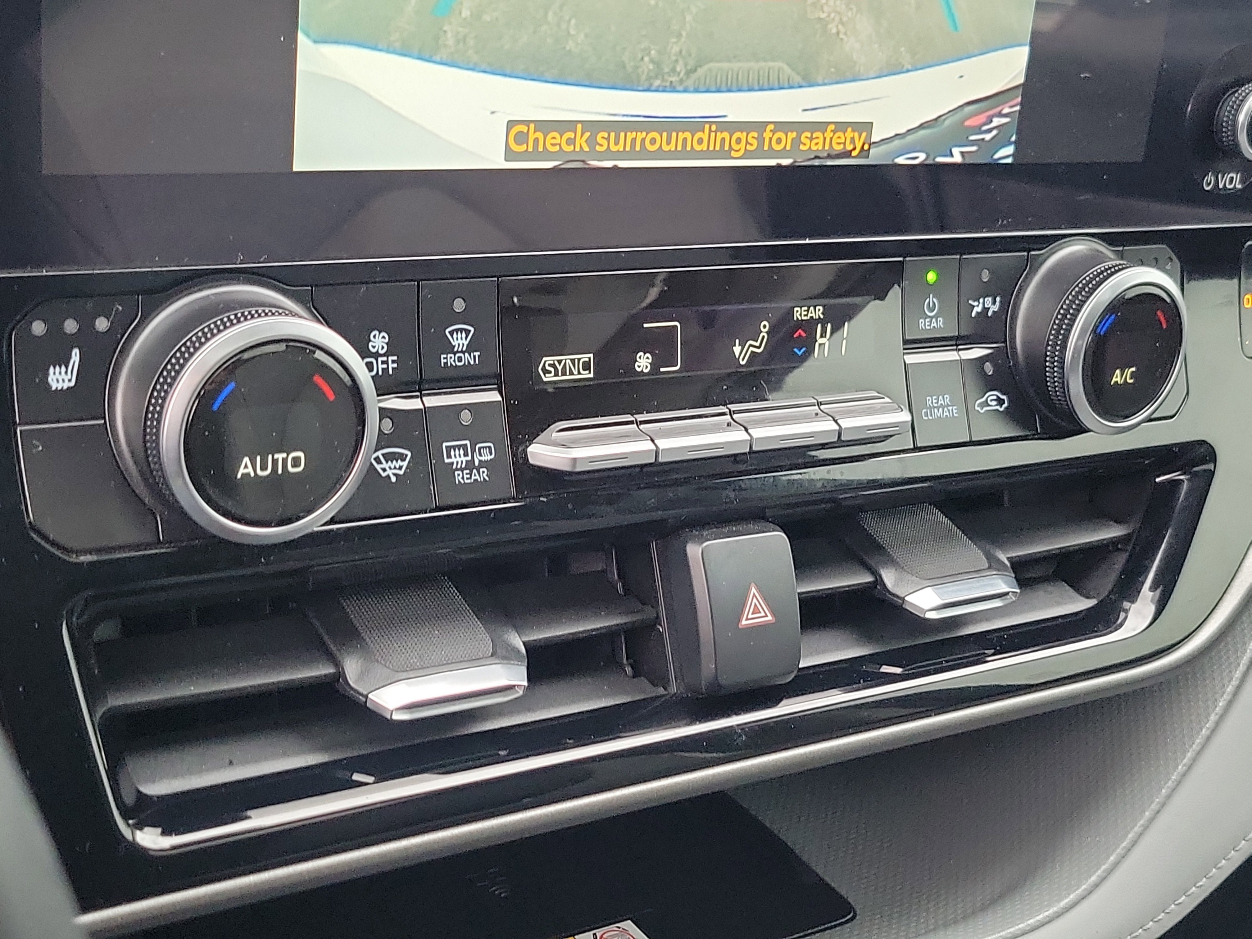 Certified 2025 Toyota Highlander XLE image 33