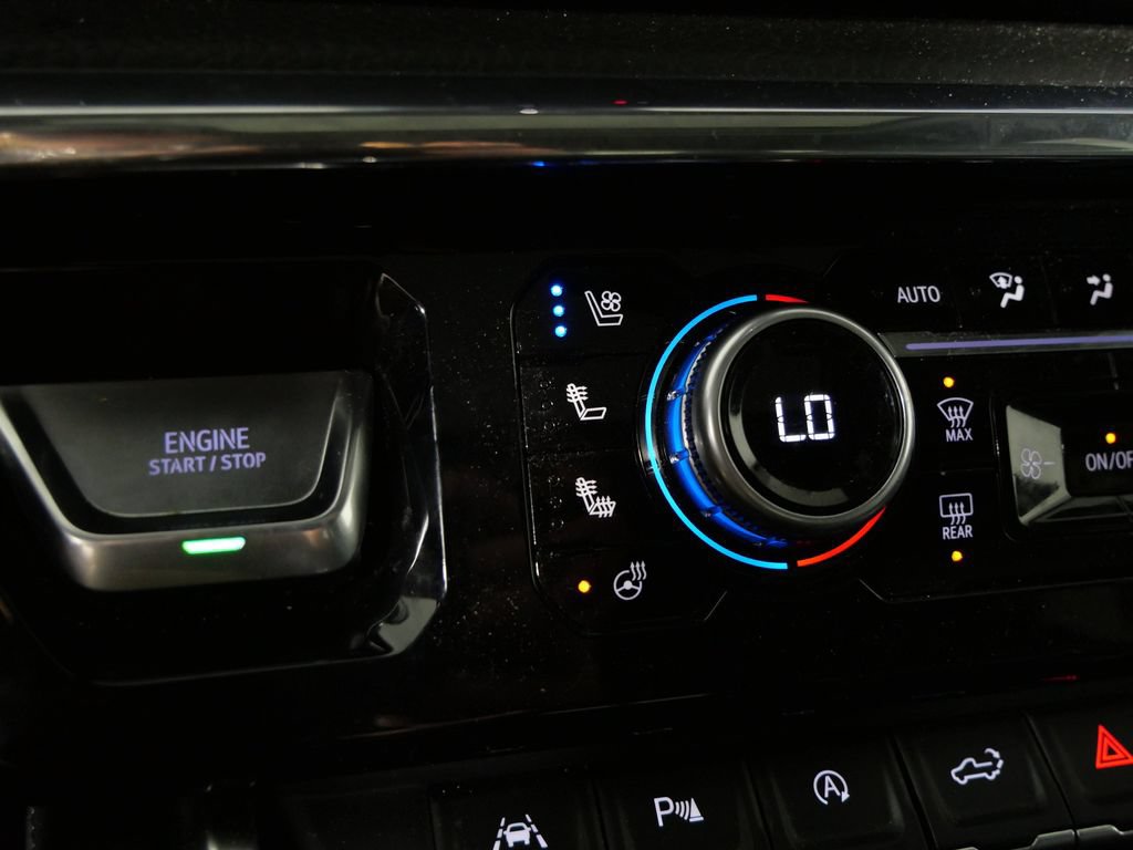 Used 2024 GMC Sierra 1500 Denali AWD/4WD image 27
