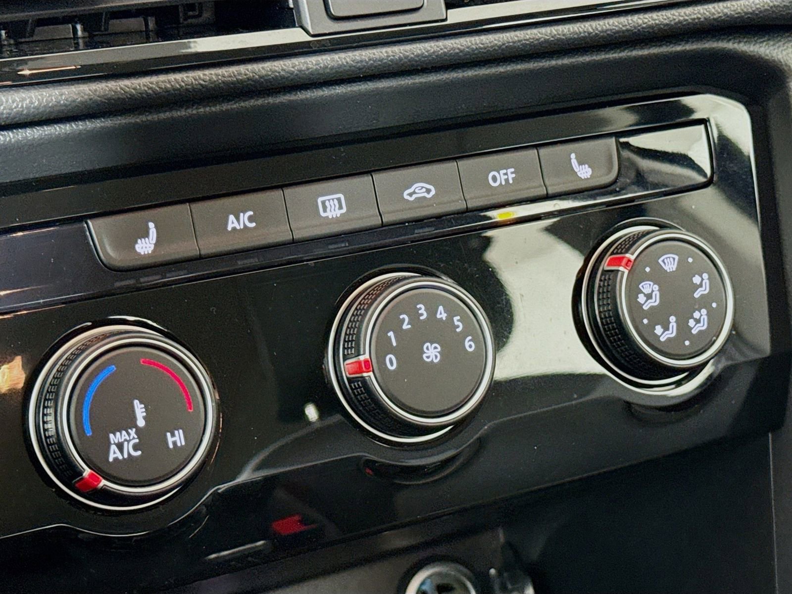 Certified 2024 Volkswagen Taos S AWD/4WD image 19