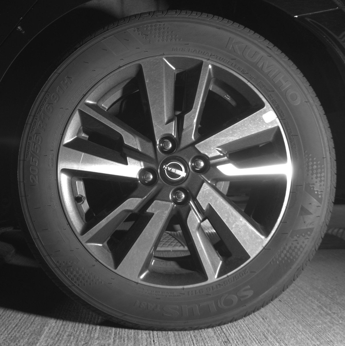 Used 2025 Nissan Versa SV image 14