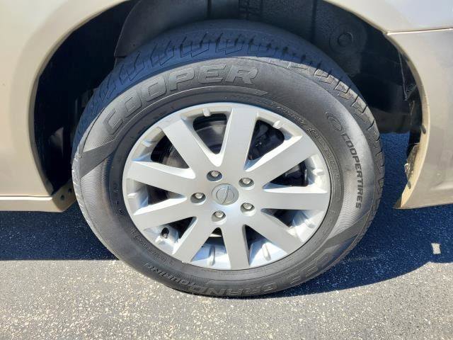 Used 2015 Chrysler Town & Country Touring FWD image 28