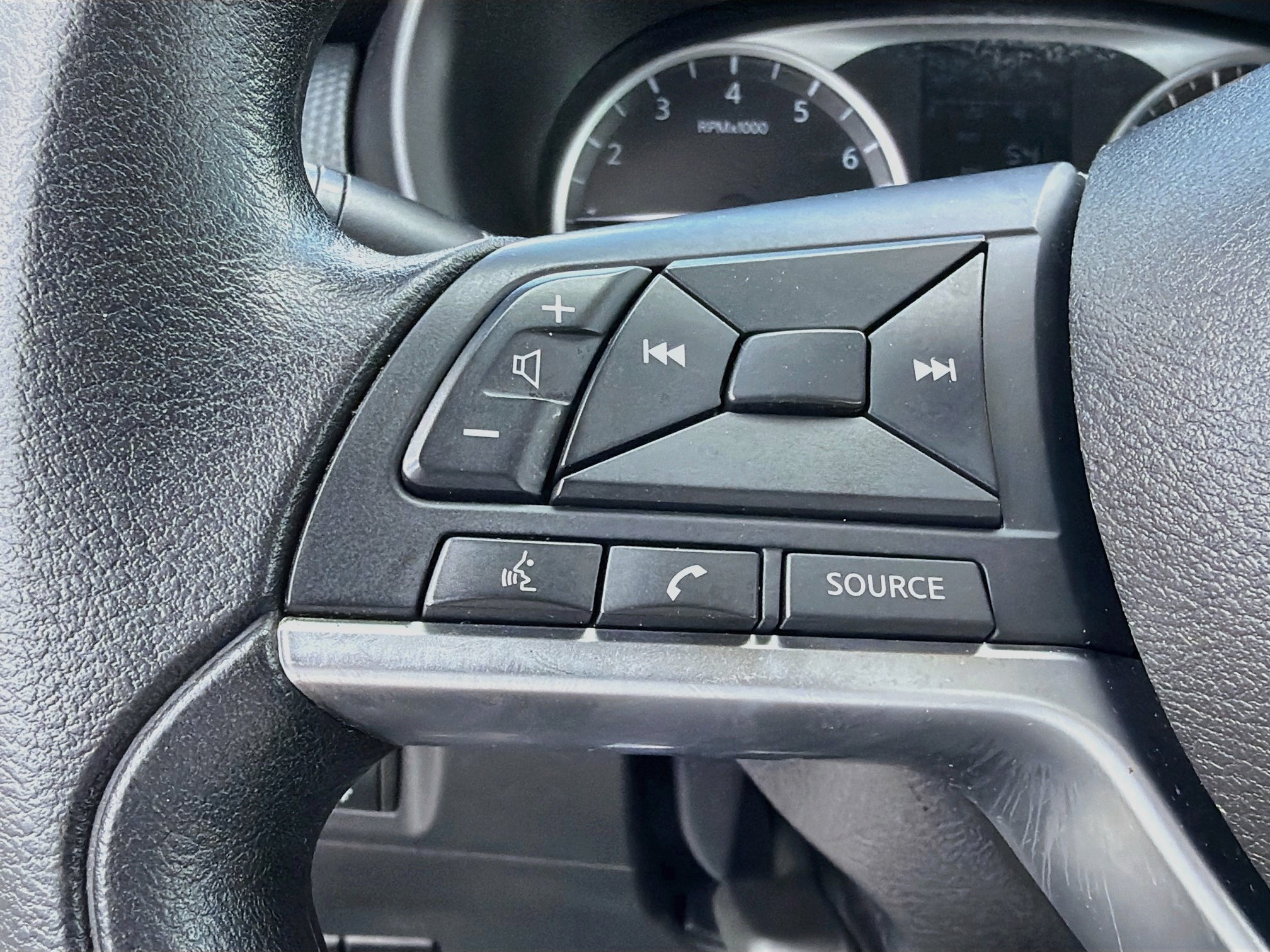Used 2021 Nissan Kicks S FWD image 34