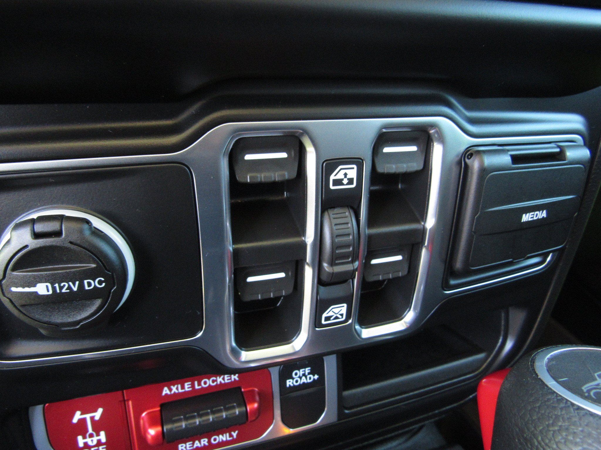 Used 2021 Jeep Gladiator Mojave AWD/4WD image 22