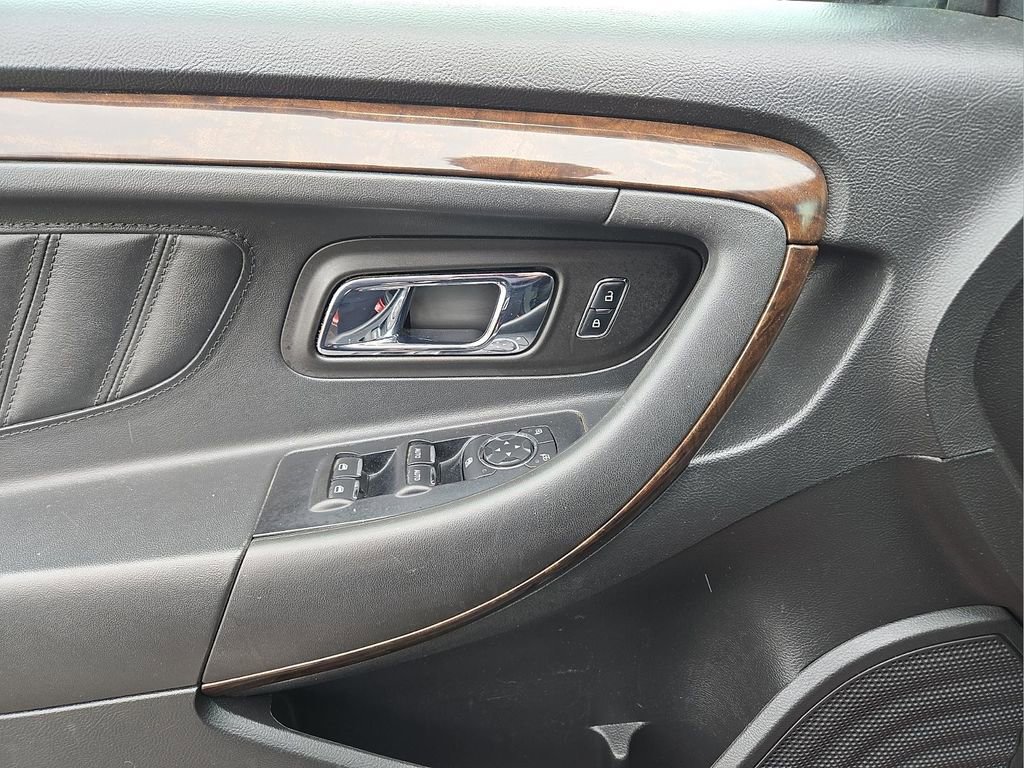Used 2014 Ford Taurus Limited image 13