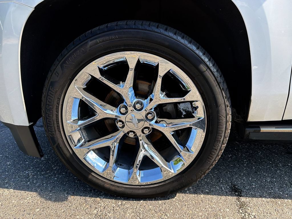 Used 2019 Chevrolet Suburban Premier AWD/4WD image 16