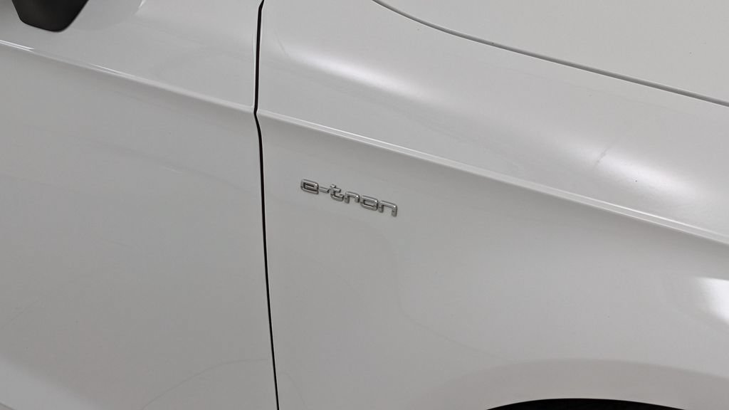 Used 2018 Audi A3 e-tron Prestige w/ Prestige Package FWD image 41