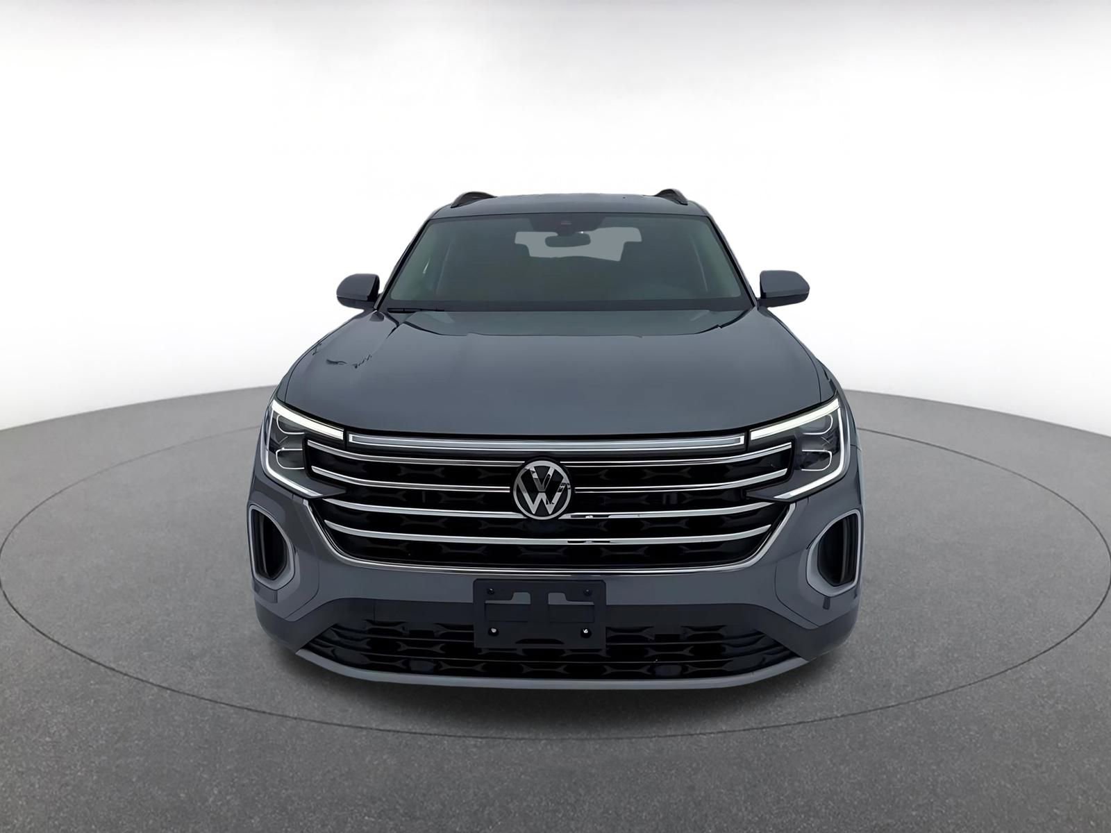Used 2025 Volkswagen Atlas SE image 4
