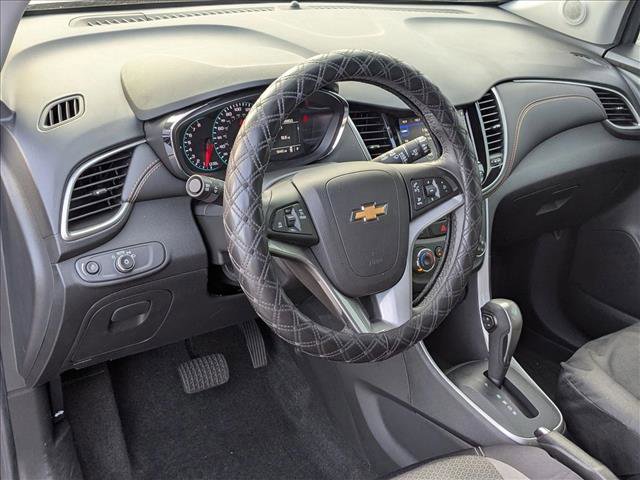 Used 2022 Chevrolet Trax LT w/ Sport Edition FWD image 11