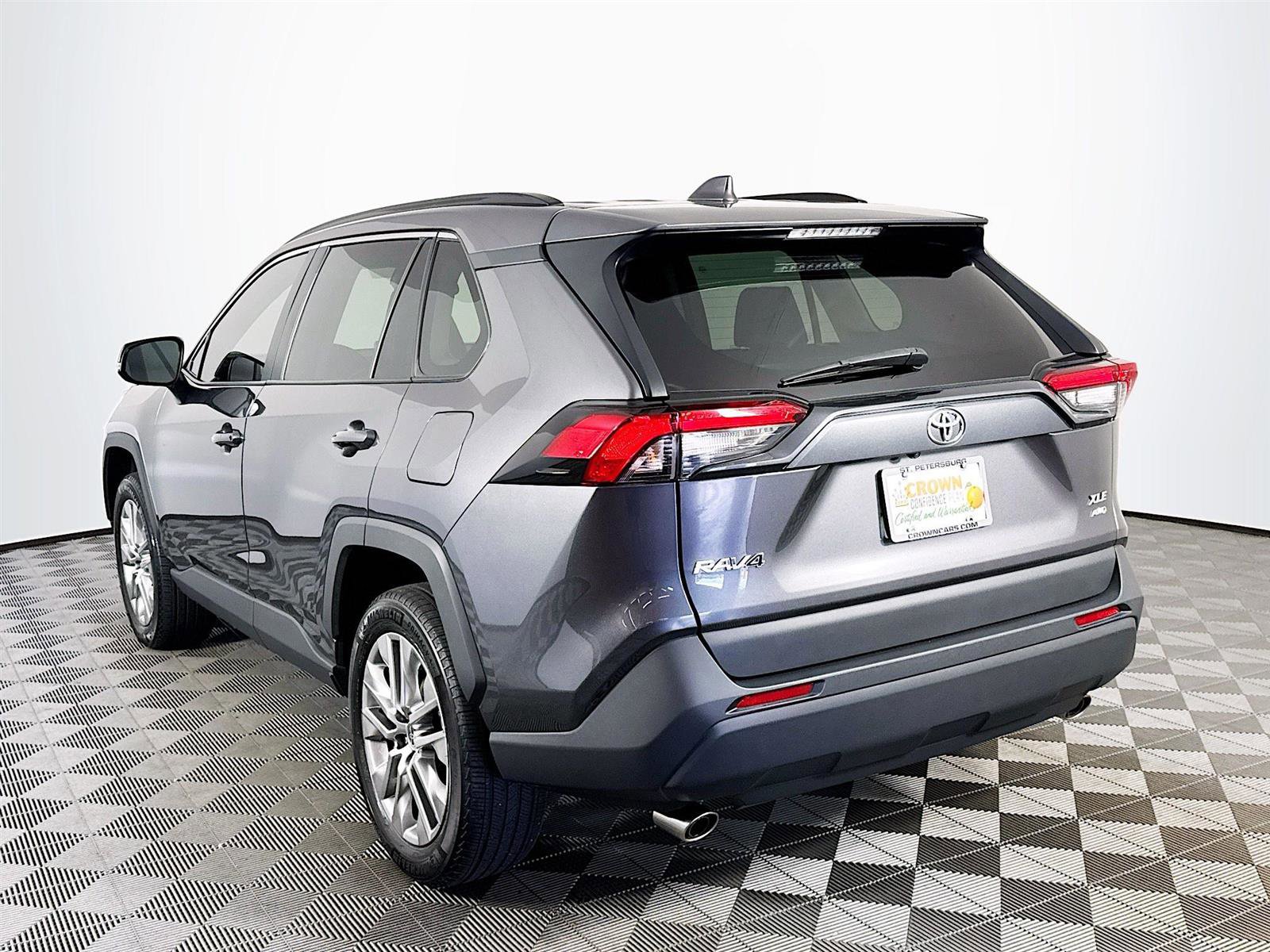 Used 2024 Toyota RAV4 XLE Premium image 6