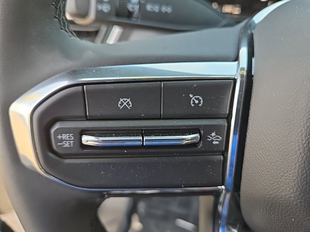 New 2026 GMC Canyon Elevation w/ Convenience Package image 17