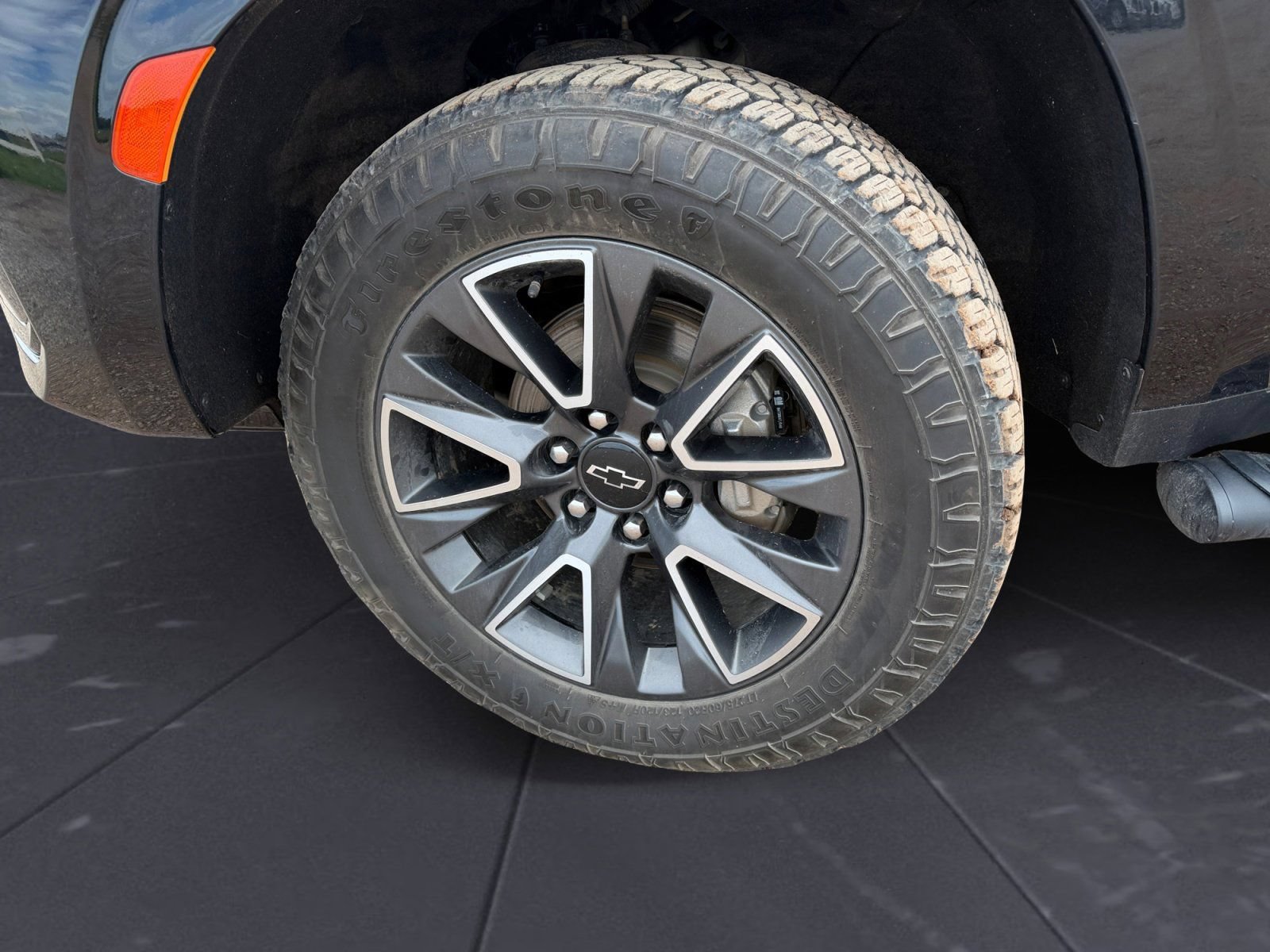Used 2022 Chevrolet Tahoe Z71 w/ Luxury Package AWD/4WD image 14