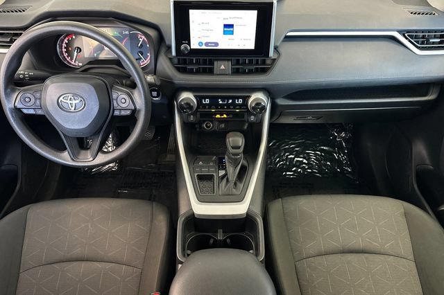 Used 2025 Toyota RAV4 XLE FWD image 17