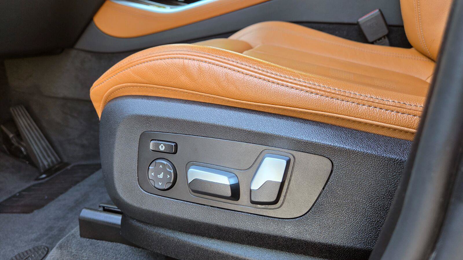 Used 2022 BMW X5 xDrive40i w/ Premium Package AWD/4WD image 22