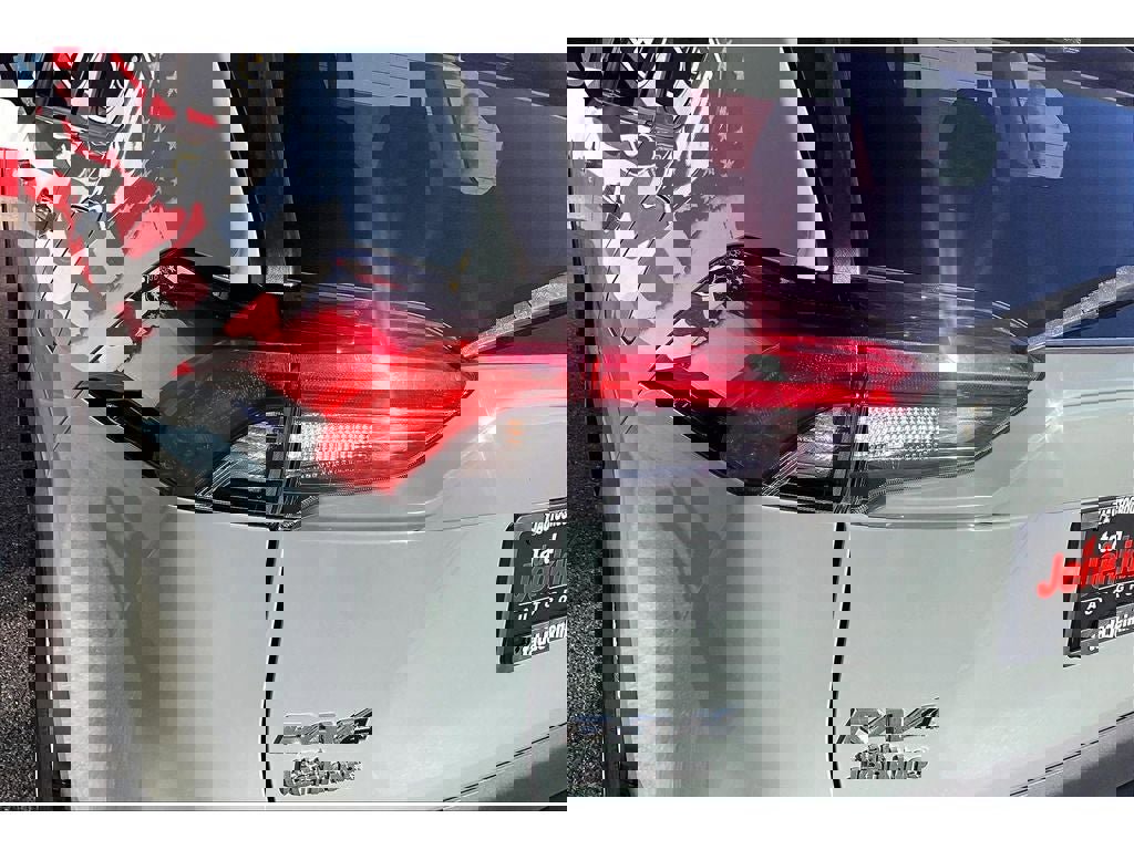 Used 2021 Toyota RAV4 XLE w/ Convenience Package image 33