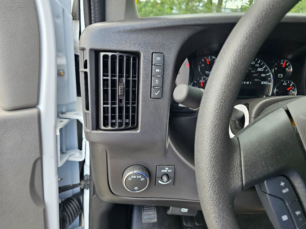 New 2025 GMC Savana 2500 w/ Driver Convenience Package RWD image 29