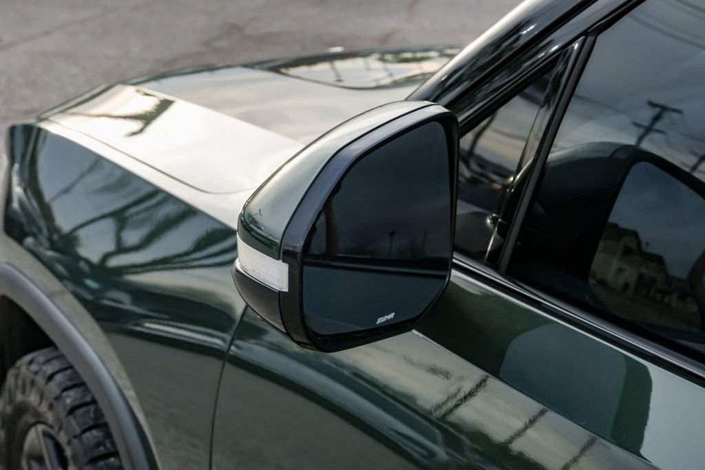 Used 2022 Rivian R1T Adventure image 45