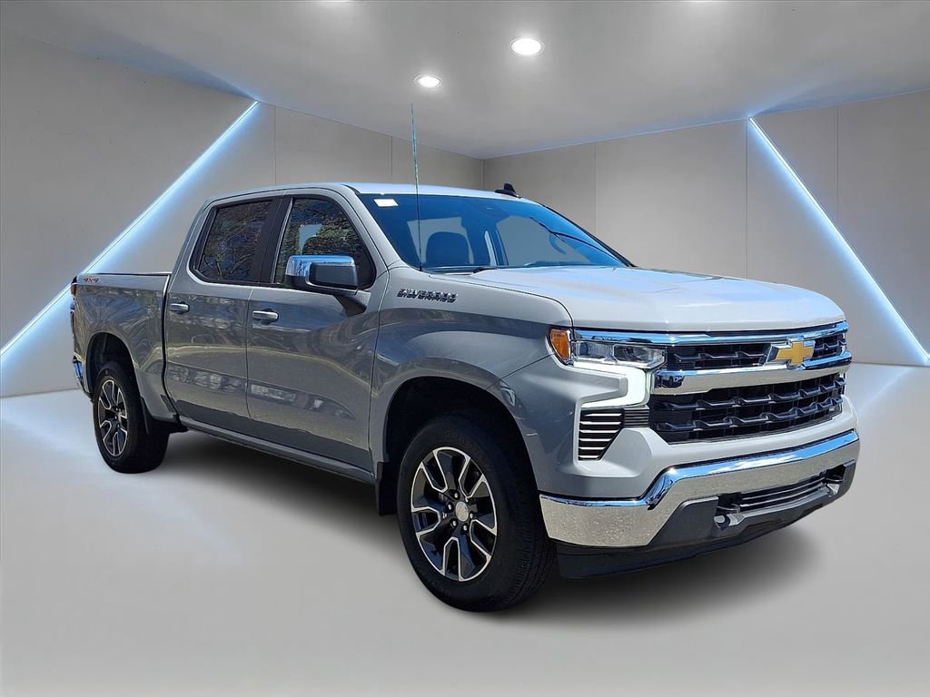 Used 2024 Chevrolet Silverado 1500 LT image 3