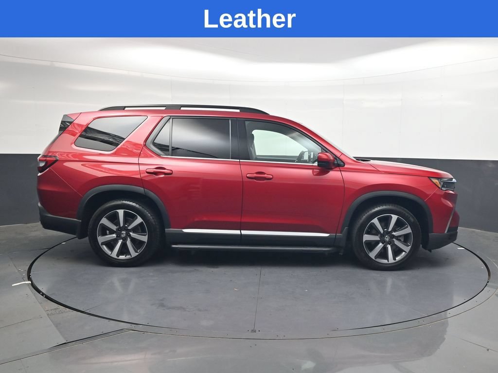 Used 2024 Honda Pilot Touring image 3