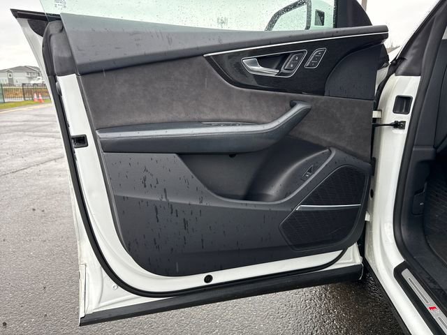 Used 2019 Audi Q8 Prestige w/ Luxury Package image 21