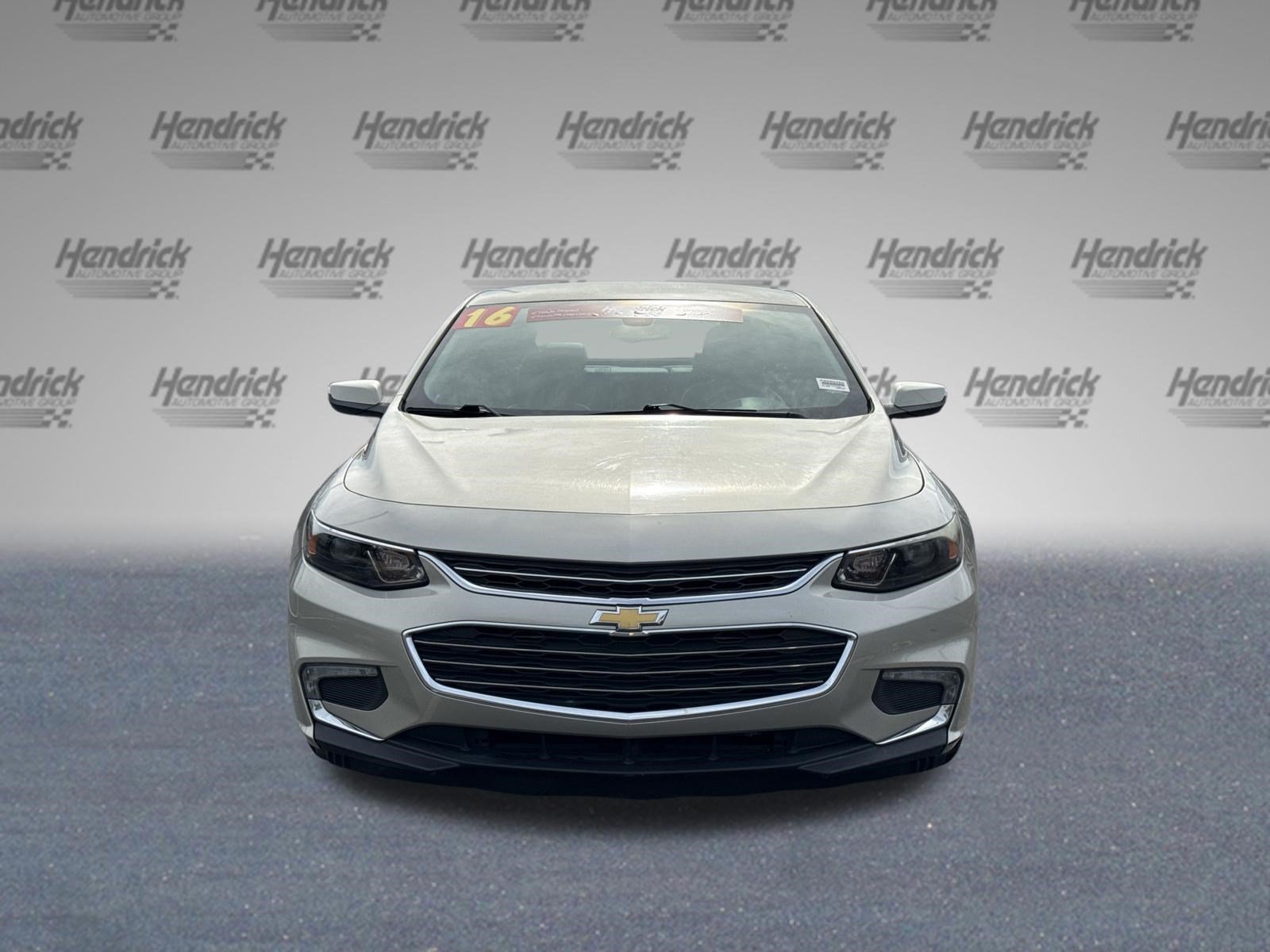 Used 2016 Chevrolet Malibu LT w/ Leather Package FWD image 3