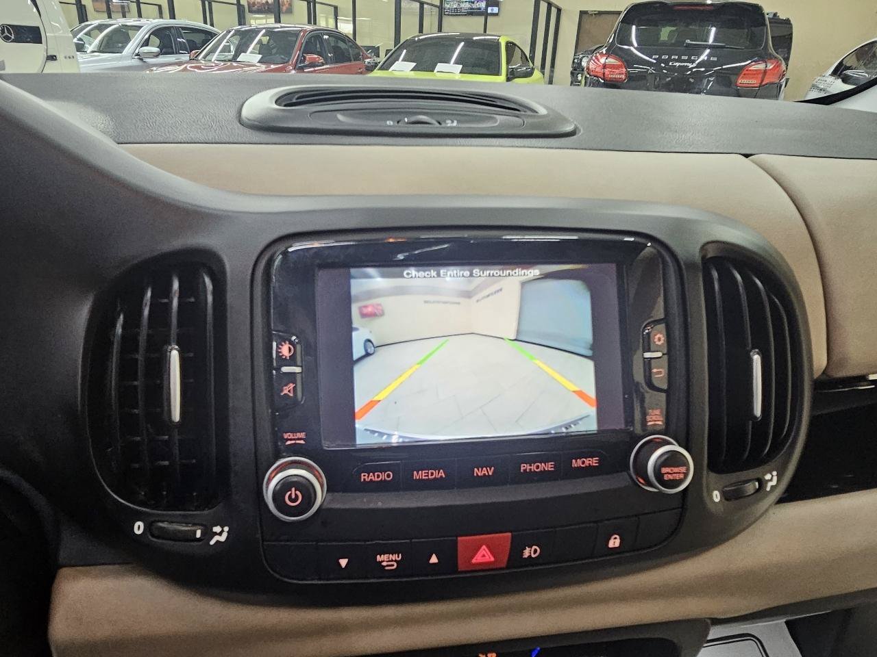 Used 2017 FIAT 500L Lounge w/ Premium Package FWD image 30