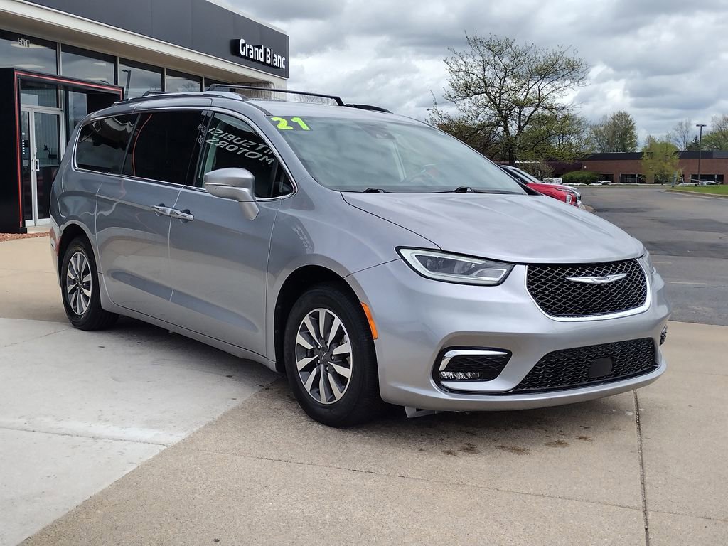 Used 2021 Chrysler Pacifica Touring-L FWD image 14